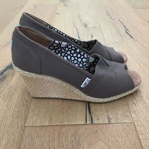 TOMS Women's Tan Wedge Espadrilles